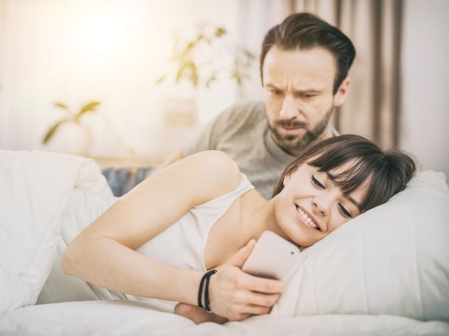 Cómo superar los celos en 7 pasos. Los mejores tips para que mejores tu relación de pareja.